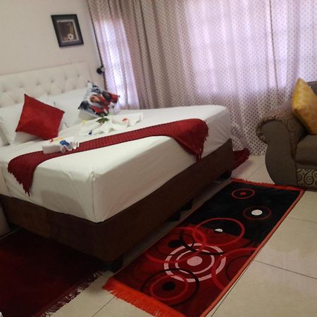 Serowe Rest & Digest B&B 외부 사진