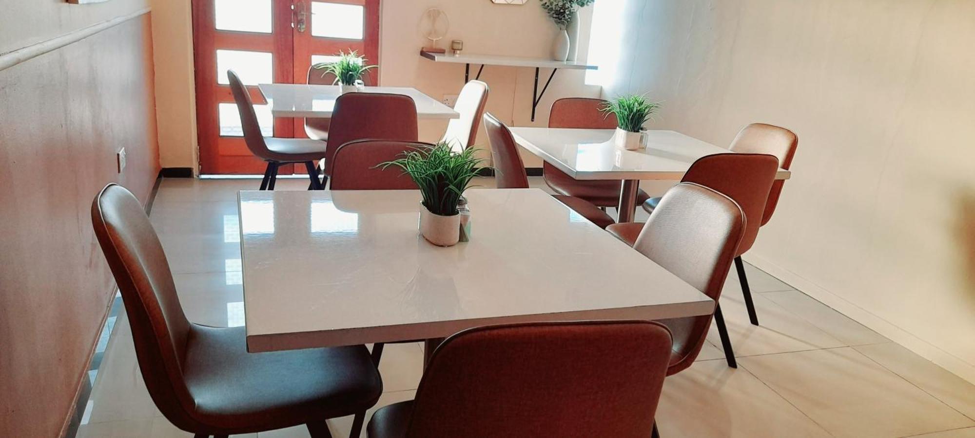 Serowe Rest & Digest B&B 외부 사진