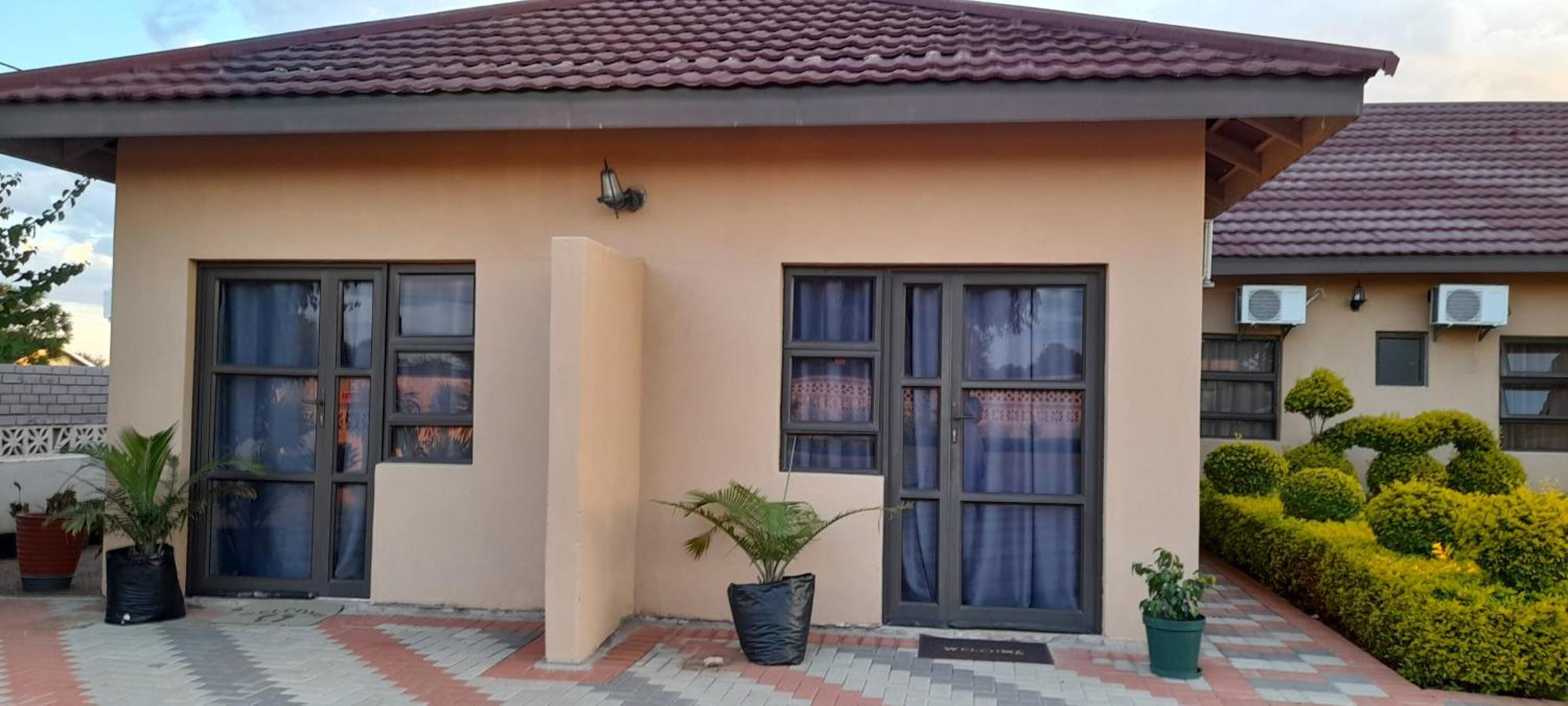 Serowe Rest & Digest B&B 외부 사진