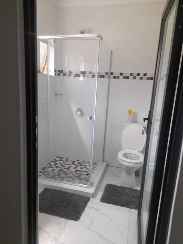 Serowe Rest & Digest B&B 외부 사진